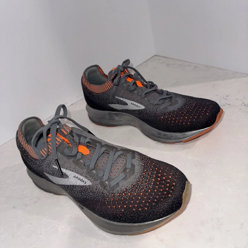 Brooks Mens Levitate 2 Running Shoe - Grey/Black/Orange - 9